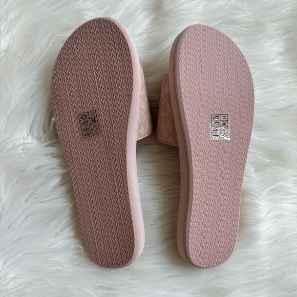 NWOT Michael Kors slides - Picture 4 of 8